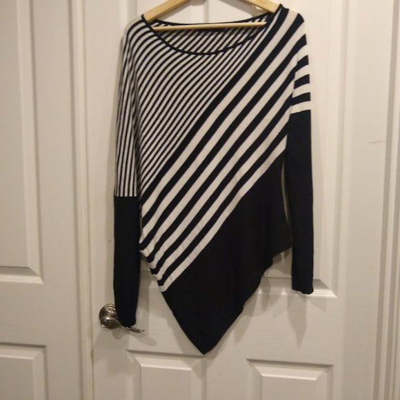 The Limited Asymmetric Stripe Sweater size XL - Picture 4 of 5